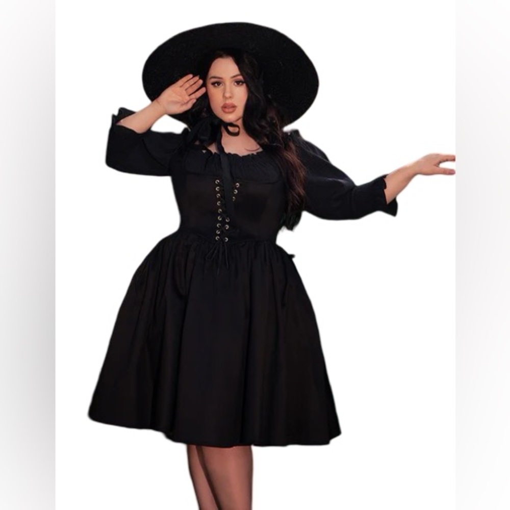 La Femme en Noir- Cottage Corset Pinafore in Black